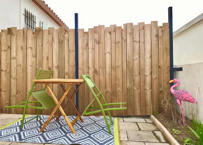 Studio Pour Deux Avec Terrasse Aux Portes De La Camargue